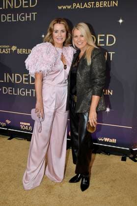 Bettina Cramer und Nadine Krüger bei der Weltpremiere der Blinded by Delight Grand Show 2025 im Friedrichstadt-Palast. Berlin, 08.10.2025