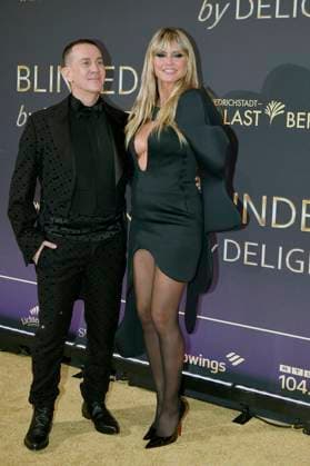 Jeremy Scott und Heidi Klum bei der Weltpremiere der Blinded by Delight Grand Show 2025 im Friedrichstadt-Palast. Berlin, 08.10.2025