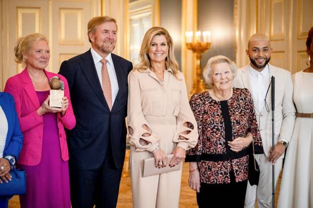 THE HAGUE - Group photo with the King, Queen Maxima, Princess Beatrix, and representatives of the winning organizations during the presentation of the 2025 Appeltjes van Oranje awards at Noordeinde Palace. The Appeltjes van Oranje awards from the Oranje Fonds are presented annually to three social initiatives in the Kingdom. This year s theme is: Indispensable Links, the Power of Social Initiatives. ANP LINA SELG netherlands out - belgium out  Copyright: xx x538775580x originalFilename: 538775580.jpg