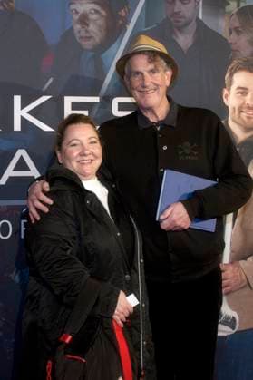 Kai Maertens mit Begleitung bei der Premiere der ZDF Krimiserie Ein starkes Team - Für immer jung in der Astor Film Lounge. Berlin, 08.10.2025