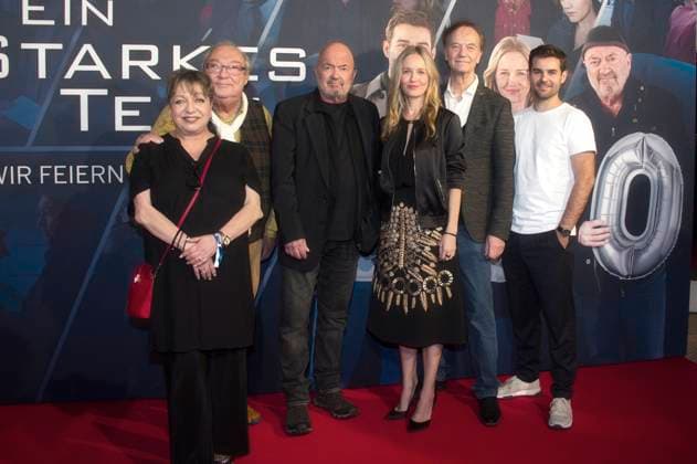 Manon Strache, Jaecki Schwarz, Florian Martens, Stefanie Stappenbeck, Arnfried Lerche und Lucas Reiber bei der Premiere der ZDF Krimiserie Ein starkes Team - Für immer jung in der Astor Film Lounge. Berlin, 08.10.2025