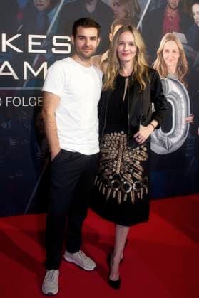Lucas Reiber und Stefanie Stappenbeck bei der Premiere der ZDF Krimiserie Ein starkes Team - Für immer jung in der Astor Film Lounge. Berlin, 08.10.2025