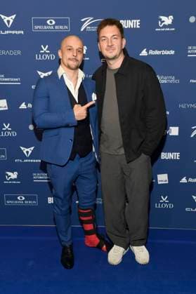 Johannes Kienast mit Gast bei der Verleihung des Deutschen Schauspielpreises 2025 im Hotel Pullman Berlin Schweizerhof. Berlin, 09.10.2025