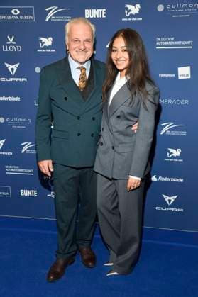 Bernhard Schütz und Samirah Breuer bei der Verleihung des Deutschen Schauspielpreises 2025 im Hotel Pullman Berlin Schweizerhof. Berlin, 09.10.2025