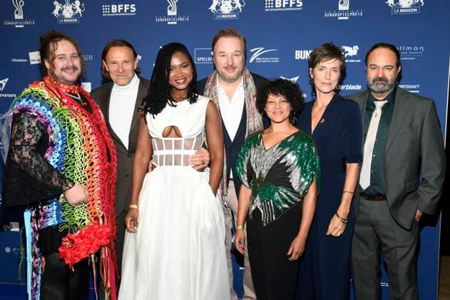 Nicolas Dinkel, Bernhard Bettermann, Victoire Laly, Stephan Grossmann, Daniela Grubert, Julia Bremermann und Tom Keune bei der Verleihung des Deutschen Schauspielpreises 2025 im Hotel Pullman Berlin Schweizerhof. Berlin, 09.10.2025