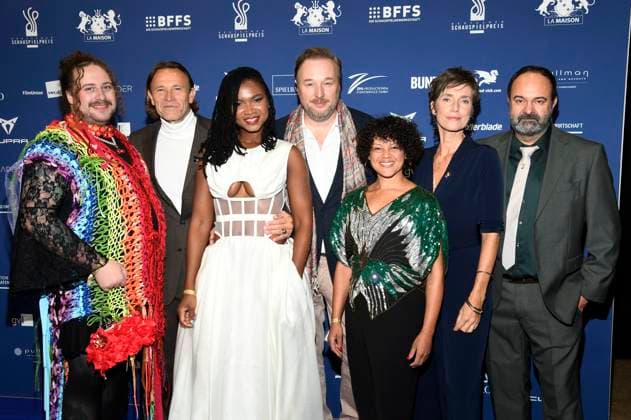 Nicolas Dinkel, Bernhard Bettermann, Victoire Laly, Stephan Grossmann, Daniela Grubert, Julia Bremermann und Tom Keune bei der Verleihung des Deutschen Schauspielpreises 2025 im Hotel Pullman Berlin Schweizerhof. Berlin, 09.10.2025