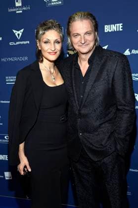 Stefan Jürgens mit Partnerin Boriana Rosenmüller bei der Verleihung des Deutschen Schauspielpreises 2025 im Hotel Pullman Berlin Schweizerhof. Berlin, 09.10.2025