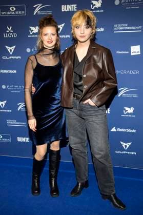 Linda Blümchen mit Gast bei der Verleihung des Deutschen Schauspielpreises 2025 im Hotel Pullman Berlin Schweizerhof. Berlin, 09.10.2025