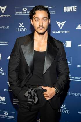 Mehmet Daloglu bei der Verleihung des Deutschen Schauspielpreises 2025 im Hotel Pullman Berlin Schweizerhof. Berlin, 09.10.2025