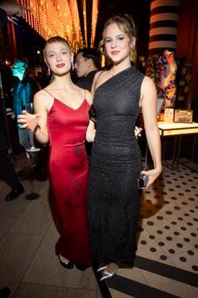 Nora Islei und Maja Enger bei der Verleihung des Deutschen Schauspielpreises 2025 im Hotel Pullman Berlin Schweizerhof. Berlin, 09.10.2025