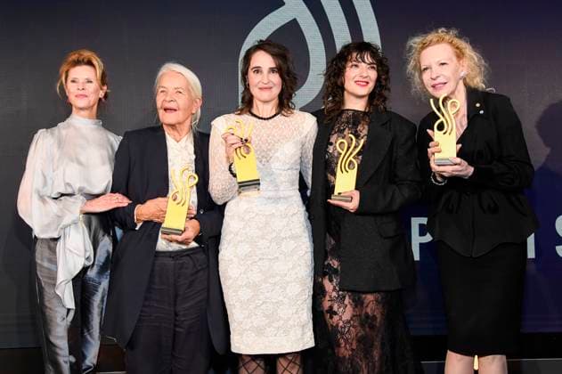 Leslie Malton, Hildegard Schmahl, Jennifer Sabel, Seyneb Saleh und Sunnyi Melles bei der Verleihung des Deutschen Schauspielpreises 2025 im Hotel Pullman Berlin Schweizerhof. Berlin, 09.10.2025