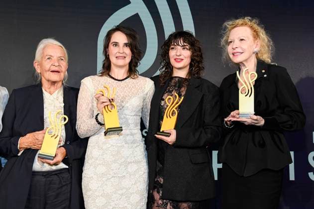 Hildegard Schmahl, Jennifer Sabel, Seyneb Saleh und Sunnyi Melles bei der Verleihung des Deutschen Schauspielpreises 2025 im Hotel Pullman Berlin Schweizerhof. Berlin, 09.10.2025