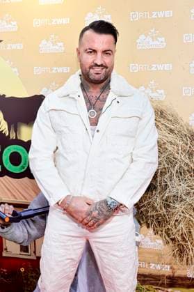 Sänger Cosimo Citiolo bei der Premierenfeier von Der Promihof von RTL2 auf dem Gertrudenhof. Hürth, 09.10.2025 NRW Deutschland Copyright: xChristophxHardtx