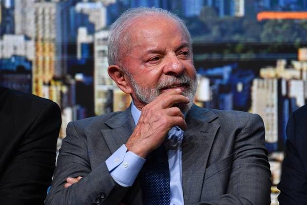 SaO PAULO, SP - 10.10.2025: LULA NOVO MODELO DE CRÃ DITO IMOBILIaRIO - The President of the Republic, Luiz Inacio Lula da Silva (PT), participates in the ceremony announcing the new real estate credit model, this Friday (10), at the Reboucas Convention Center, in Sao Paulo. x2820847x  RobertoxCasimiro