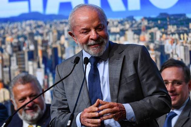 SaO PAULO, SP - 10.10.2025: LULA NOVO MODELO DE CRÃ DITO IMOBILIaRIO - The President of the Republic, Luiz Inacio Lula da Silva (PT), participates in the ceremony announcing the new real estate credit model, this Friday (10), at the Reboucas Convention Center, in Sao Paulo. x2820857x  RobertoxCasimiro