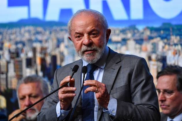 SaO PAULO, SP - 10.10.2025: LULA NOVO MODELO DE CRÃ DITO IMOBILIaRIO - The President of the Republic, Luiz Inacio Lula da Silva (PT), participates in the ceremony announcing the new real estate credit model, this Friday (10), at the Reboucas Convention Center, in Sao Paulo. x2820865x  RobertoxCasimiro