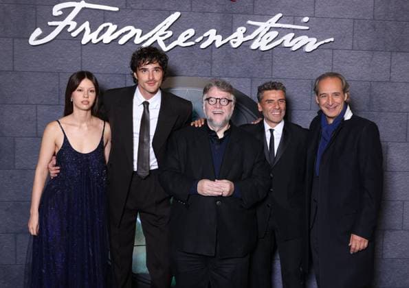 Frankenstein Premiere - Paris Mia Goth, Jacob Elordi, Guillermo del Toro, Oscar Isaac and Alexandre Desplat attends Frankenstein Premiere in Paris, France on October 10, 2025. Photo by Jerome Domine ABACAPRESS.COM  Copyright: xDominexJerome ABACAx