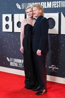 Kirsten Dunst mit Ehemann Jesse Plemons bei der Premiere des Kinofilms Bugonia auf dem 69. BFI London Film Festival 2025 in der Royal Festival Hall. London, 10.10.2025