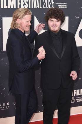 Jesse Plemons und Aidan Delbis bei der Premiere des Kinofilms Bugonia auf dem 69. BFI London Film Festival 2025 in der Royal Festival Hall. London, 10.10.2025