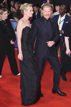 Kirsten Dunst mit Ehemann Jesse Plemons bei der Premiere des Kinofilms Bugonia auf dem 69. BFI London Film Festival 2025 in der Royal Festival Hall. London, 10.10.2025