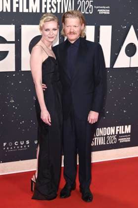 Kirsten Dunst mit Ehemann Jesse Plemons bei der Premiere des Kinofilms Bugonia auf dem 69. BFI London Film Festival 2025 in der Royal Festival Hall. London, 10.10.2025