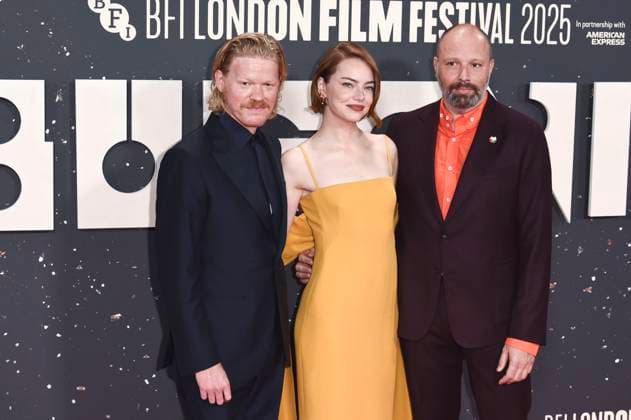 Jesse Plemons, Emma Stone und Yorgos Lanthimos bei der Premiere des Kinofilms Bugonia auf dem 69. BFI London Film Festival 2025 in der Royal Festival Hall. London, 10.10.2025
