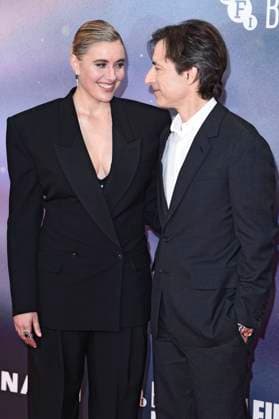 Greta Gerwig mit Ehemann Noah Baumbach bei der Premiere des Kinofilms Jay Kelly auf dem 69. BFI London Film Festival 2025 in der Royal Festival Hall. London, 10.10.2025