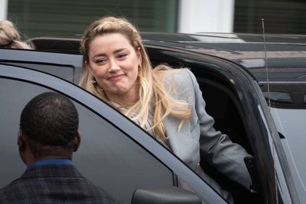 Johnny Depp - Amber Heard Trial May 27, 2022, Fairfax, Virginia, USA: Amber Heard departs the Fairfax County Courthouse, in Fairfax, at the end of the civil trial between her and Johnny Depp, Friday, May 27, 2022. Depp brought a defamation lawsuit against his former wife, actress Amber Heard, after she wrote an op-ed in The Washington Post in 2018 that, without naming Depp, accused him of domestic abuse Copyright: xCliffxOwenx