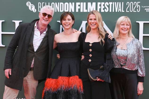 Tim Buckley, Jessie Buckley, Gast und Marina Cassidy bei der Premiere des Kinofilms Hamnet auf dem 69. BFI London Film Festival 2025 in der Royal Festival Hall. London, 11.10.2025