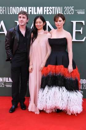 Paul Mescal, Chloe Zhao und Jessie Buckley bei der Premiere des Kinofilms Hamnet auf dem 69. BFI London Film Festival 2025 in der Royal Festival Hall. London, 11.10.2025