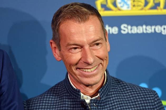 Markus OTHMER (Sport Moderator), Einzelbild,angeschnittenes Einzelmotiv,Portraet,Portrait,Porträt. Bayerischer Sportpreis 2025 in der BMW Welt, Roter Teppich,Red Carpet am 11.10.2025