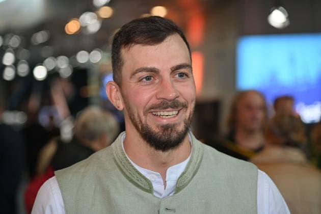 Sideris TASIADIS (Wildwasser Kanute), Einzelbild,angeschnittenes Einzelmotiv,Portraet,Portrait,Porträt. Bayerischer Sportpreis 2025 in der BMW Welt, Roter Teppich,Red Carpet am 11.10.2025