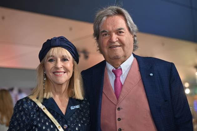 Helmut MARKWORT mit Ehefrau Patricia RIEKEL. Bayerischer Sportpreis 2025 in der BMW Welt, Roter Teppich,Red Carpet am 11.10.2025