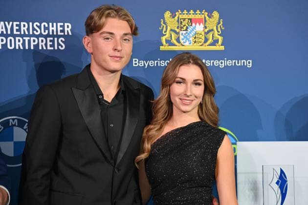Justin ENGEL mit Freundin Elisabeth BRIXEL (Tennisprofi und Preistraeger HERAUSRAGENDER NACHWUCHSSPORTLER) . Bayerischer Sportpreis 2025 in der BMW Welt, Roter Teppich,Red Carpet am 11.10.2025