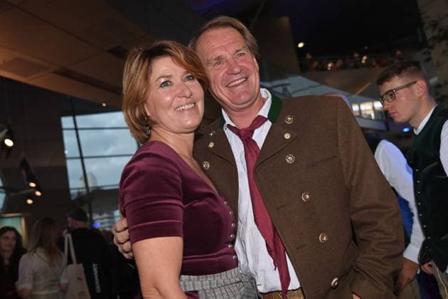 Markus WASMEIER (Ex Skirennlaeufer), mit Ehefrau Brigitte, Bayerischer Sportpreis 2025 in der BMW Welt, Roter Teppich,Red Carpet am 11.10.2025