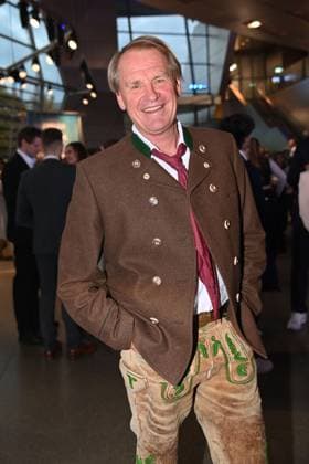 Markus WASMEIER (Ex Skirennlaeufer), Einzelbild,angeschnittenes Einzelmotiv,Halbfigur,halbe Figur. Bayerischer Sportpreis 2025 in der BMW Welt, Roter Teppich,Red Carpet am 11.10.2025