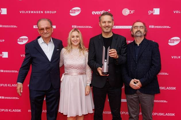 Award - Deutscher Filmpreis 2024 Johannes Klumpp und Heidelberger Symphoniker beim Opus Klassik 2025 im Konzerthaus am Gendarmenmarkt am 12.10.2025 in Berlin. Copyright: xEventpressxKochanx