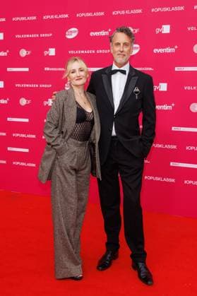 Award - Deutscher Filmpreis 2024 Katharine Mehrling und Philip Krippendorff beim Opus Klassik 2025 im Konzerthaus am Gendarmenmarkt am 12.10.2025 in Berlin. Copyright: xEventpressxKochanx