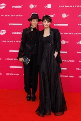 Award - Deutscher Filmpreis 2024 Esther Perbandt und Emily D Angelo beim Opus Klassik 2025 im Konzerthaus am Gendarmenmarkt am 12.10.2025 in Berlin. Copyright: xEventpressxKochanx