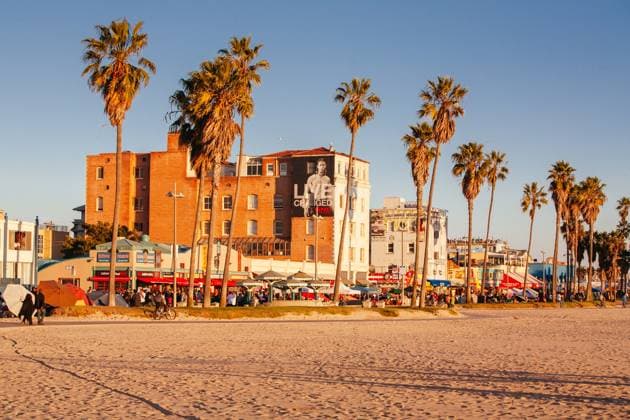 Venice Beach in Los Angeles USA Los Angeles, USA - February 28 2011: Venice Beach on a warm sunny evening in Los Angeles, California, USA (License=RF) Copyright: xZoonar.com ChrisxPutnamx 15469090