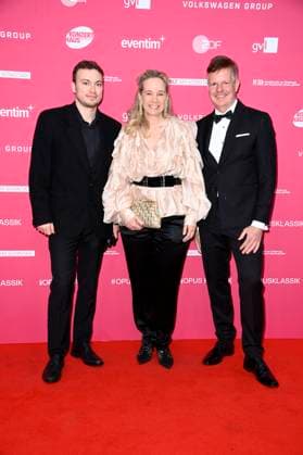 Sarah Wedl-Wilson mit Begleitung bei der Verleihung des Opus Klassik 2025 im Konzerthaus am Gendarmenmarkt. Berlin, 12.10.2025