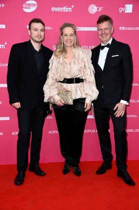 Sarah Wedl-Wilson mit Begleitung bei der Verleihung des Opus Klassik 2025 im Konzerthaus am Gendarmenmarkt. Berlin, 12.10.2025