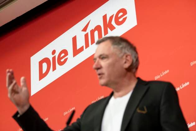 Pressekonferenz mit Jan van Aken Pressekonferenz mit Jan van Aken (Bundesvorsitzender der Partei Die Linke) im Karl-Liebknecht-Haus in Berlin am 13. Oktober 2025. *** Press conference with Jan van Aken Press conference with Jan van Aken Federal Chairman of the Left Party at Karl Liebknecht Haus in Berlin on October 13, 2025 Copyright: xEVENTPRESSxJeremyxKnowlesx
