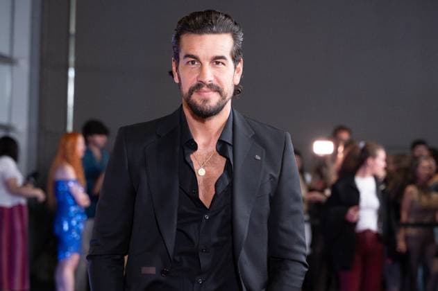 La Cena - premiere in Madrid, Spain - 13 Oct 2025 Mario Casas attends the premiere La Cena photocall at Cines Kinepolis in Madrid. Madrid Spain Copyright: xAtilanoxGarciax xSOPAxImagesx FOTO51803