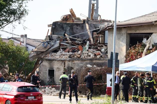 (251014) -- VERONA, Oct. 14, 2025 -- This photo taken on Oct. 14, 2025 shows the explosion site in Castel d Azzano, Verona, Italy. Three officers of Italy s carabinieri were killed and 15 others injured in a gas explosion in the country s north early Tuesday, local media reported. The blast occurred during an eviction operation involving police and firefighters, after three siblings filled the farmhouse with gas to resist the eviction following its foreclosure over long-standing debts, Ansa News Agency reported. (SpotNews)ITALY-VERONA-EXPLOSION LixJing 
