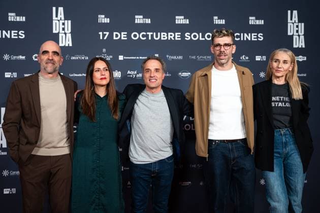 October 14, 2025, Madrid, Madrid, SPAIN: The cast of La Deuda new film attend the premiere in Madrid, with a lot of guests and prominent faces of the Spanish cinema. Madrid SPAIN - ZUMAc270 20251014_zip_c270_043 Copyright: xDavidxCruzxSanzx