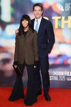 Claudia Winkleman mit Ehemann Kris Thykier bei der Premiere des Kinofilms Is This Thing On? auf dem 69. BFI London Film Festival 2025 in der Royal Festival Hall. London, 14.10.2025