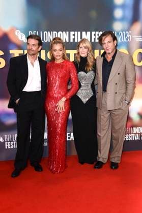 Bradley Cooper, Andra Day, Laura Dern und Will Arnett bei der Premiere des Kinofilms Is This Thing On? auf dem 69. BFI London Film Festival 2025 in der Royal Festival Hall. London, 14.10.2025