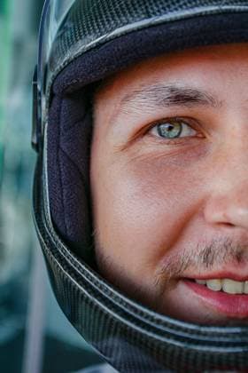 Close-up of a race car driver in a helmet during a race event Saint Petersburg, Saint Petersburg, Russia R_KNCD251008B-1852467-01 ,model released, Symbolfoto