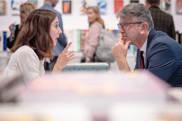 Kulturstaatsminister Wolfram Weimer am Ausstellungsstand vom Taschen Verlag im Gespräch mit der Verlegerin Marlene Taschen;Kulturstaatsminister Wolfram Weimer auf der Frankfurter Buchmesse 2025, Frankfurt Hessen Deutschland Messegelände *** Minister of State for Culture Wolfram Weimer at the Taschen Verlag exhibition stand in conversation with publisher Marlene Taschen Minister of State for Culture Wolfram Weimer at Frankfurter Buchmesse 2025, Frankfurt Hesse Germany Exhibition Grounds